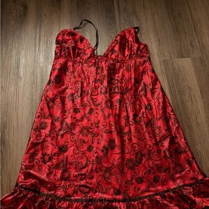 Elegant Red and Black Floral Chemise